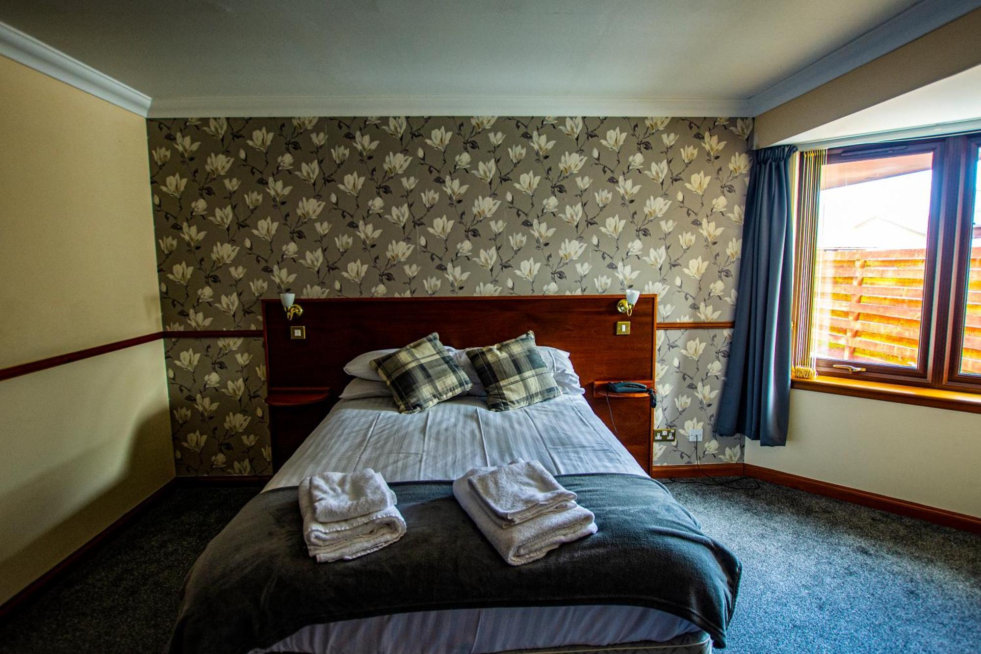 Findlay'S Hotel Fraserburgh Exterior photo
